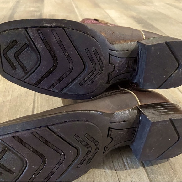 ARIAT Boots sz 6B - Picture 3 of 3